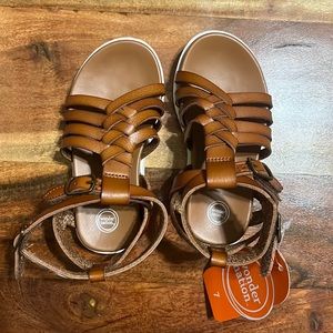 Brown cushioned sandals